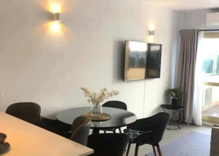 Apartment Modern Beachside