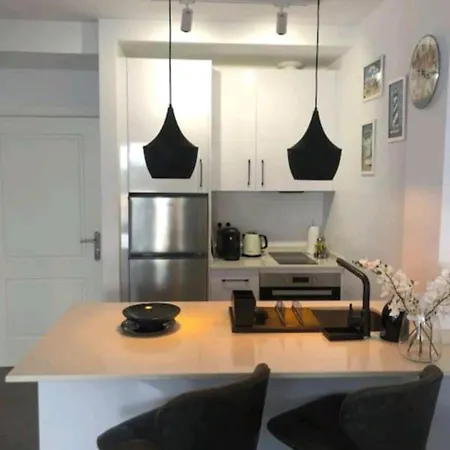 Modern Beachside Appartement Marbella